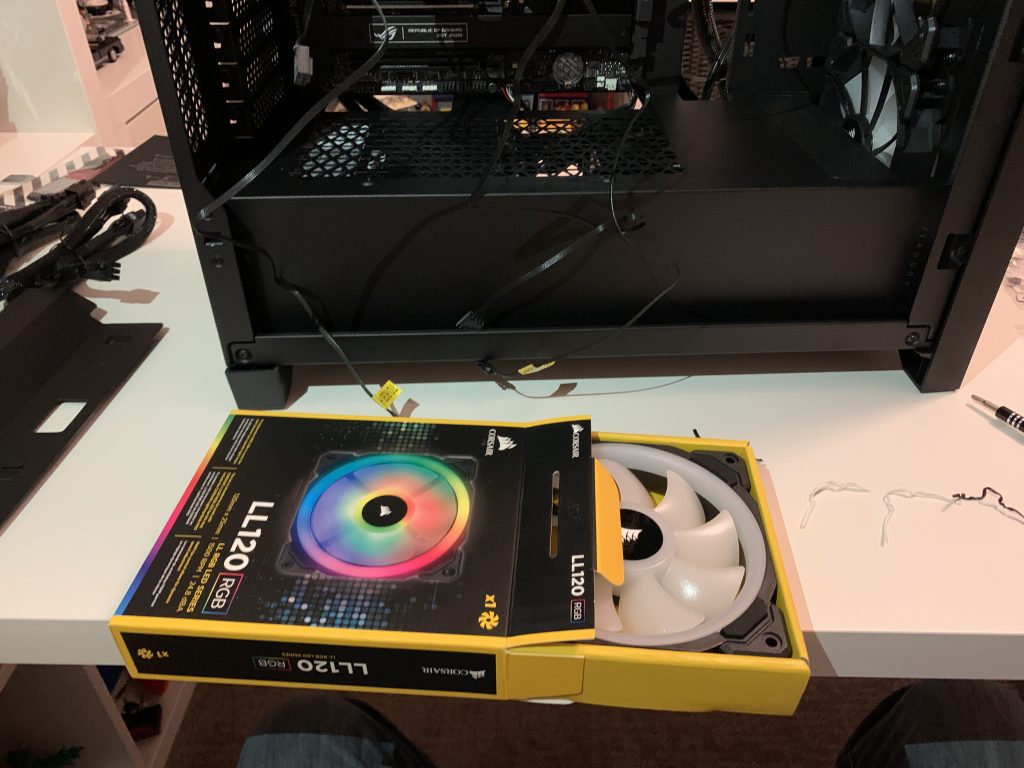 Photo of the LL120 fan being unboxed