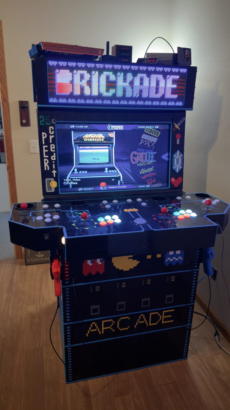 Arcade made out of LEGO brick, marquee now added